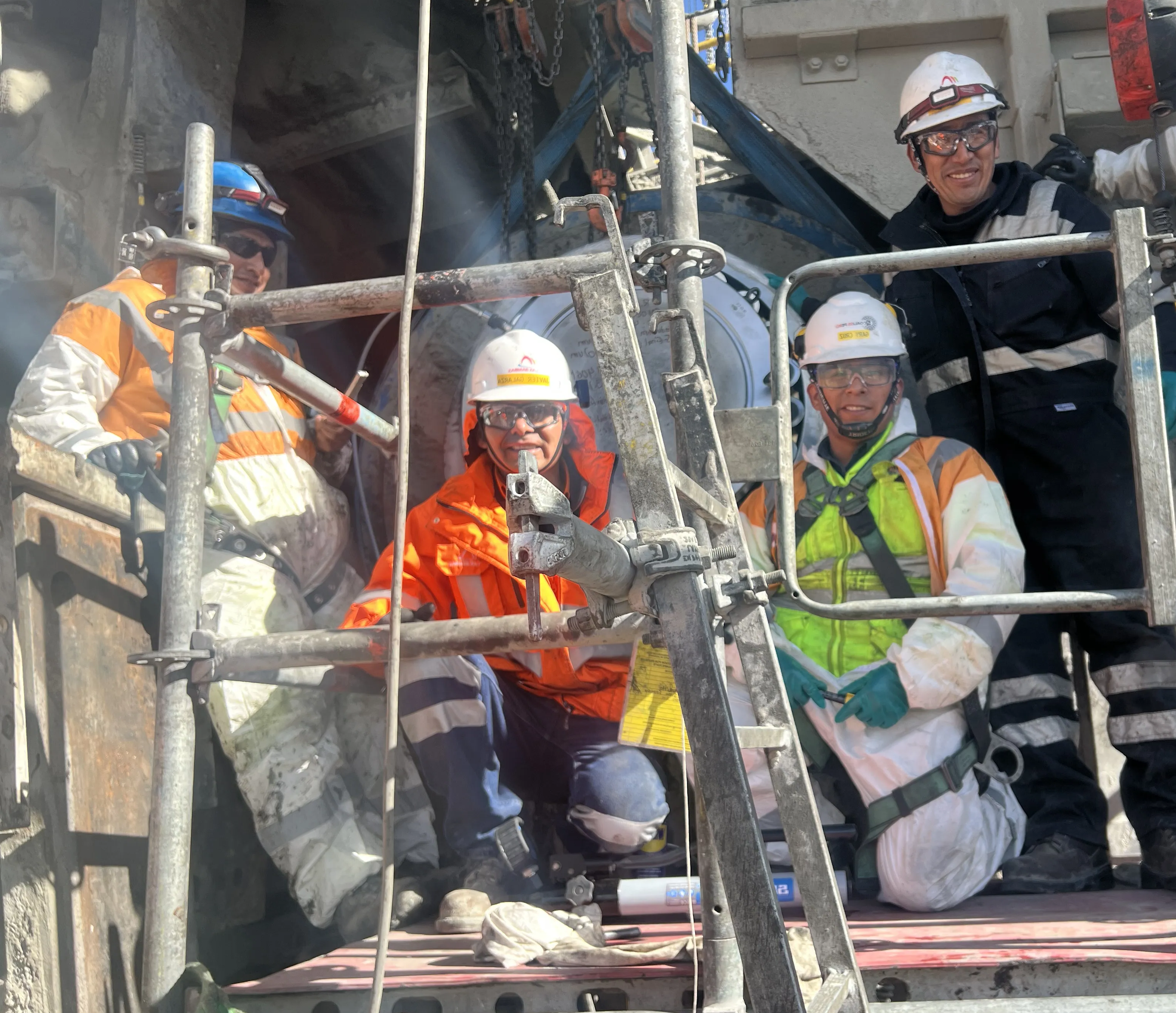 Equipo industrial en operación minera